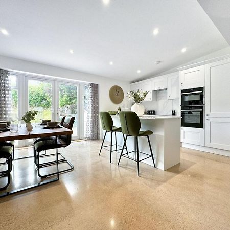 Fairfield House Villa คาร์ลไอเอิล ภายนอก รูปภาพ