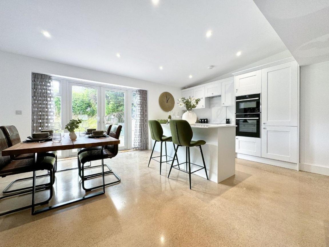 Fairfield House Villa คาร์ลไอเอิล ภายนอก รูปภาพ