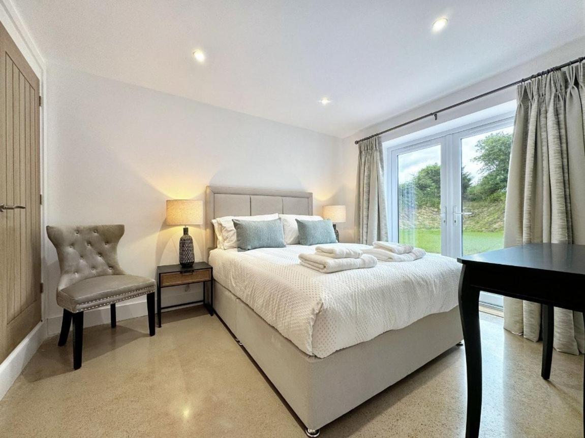Fairfield House Villa คาร์ลไอเอิล ภายนอก รูปภาพ